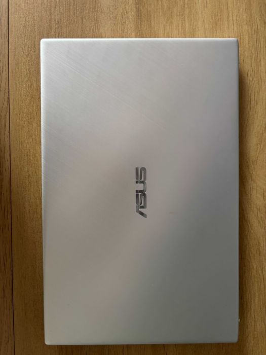 ASUS VivoBook 15