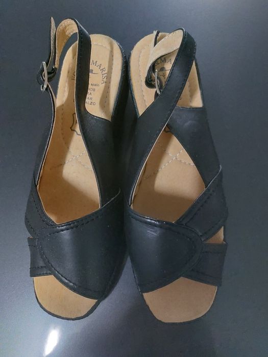 Sandálias azuis escuras 38 novas