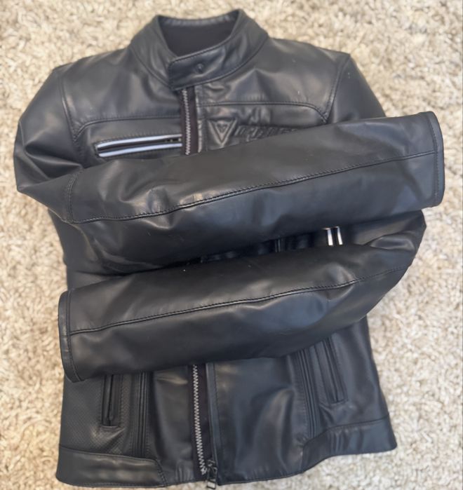 Жіноча мотокуртка шкіряна Dainese
