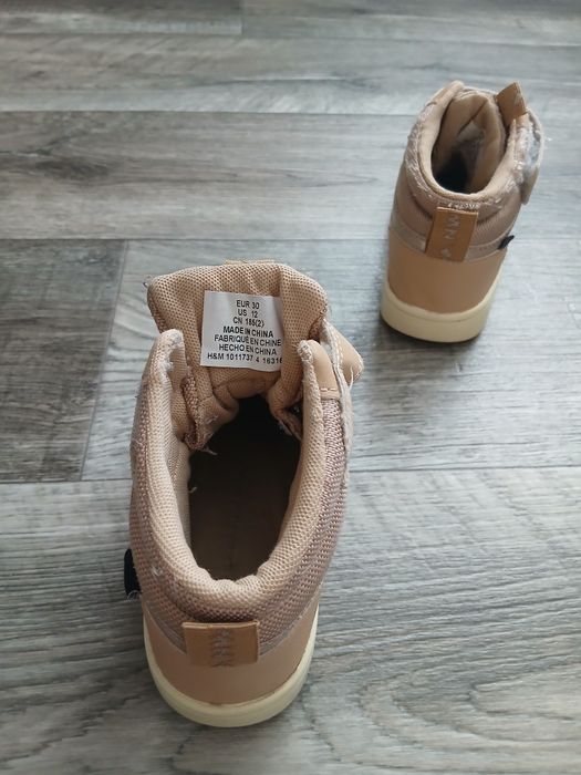 Кросівки на дівчинку