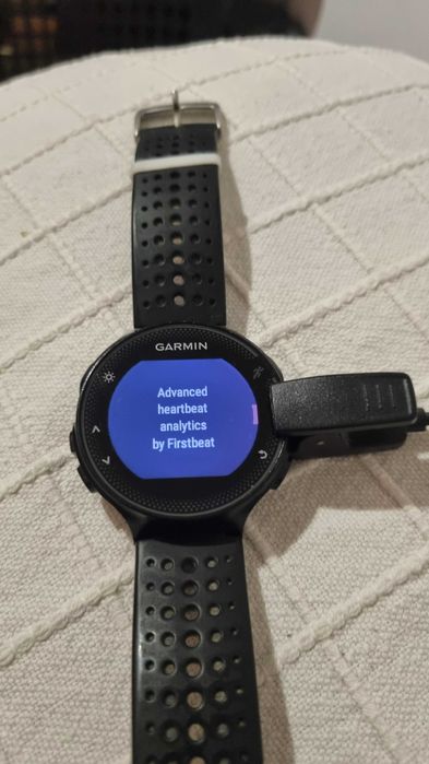 Smartwatch Garmin Forerunner 235