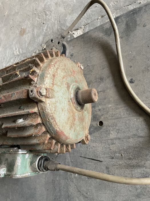 Продам электро двигатель