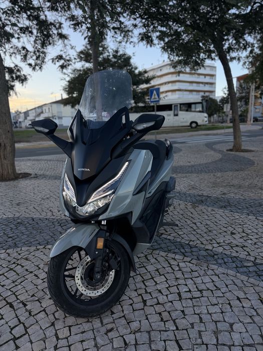 Honda Forza 125 - Excelente estado