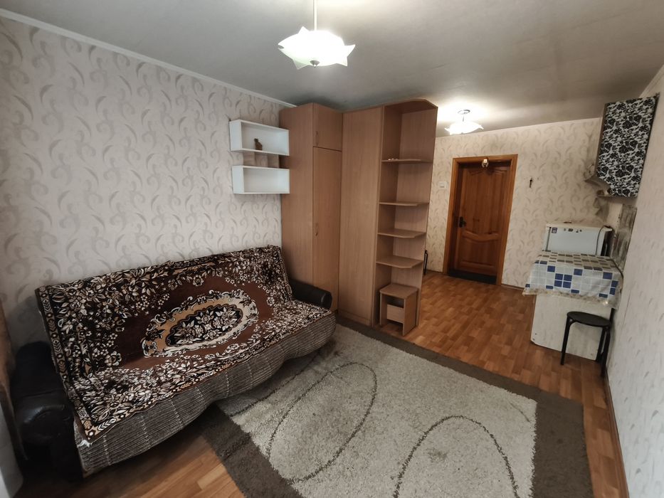 Продам кімнату з водою та пралкою вул. Хворостянка