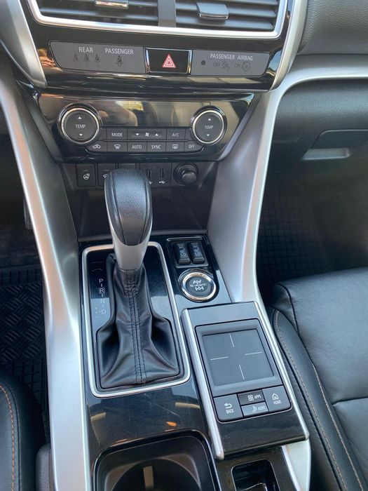 Mitsubishi Eclipse Cross Mitsubishi Eclipse-Cross, bogato wyposażony SUV