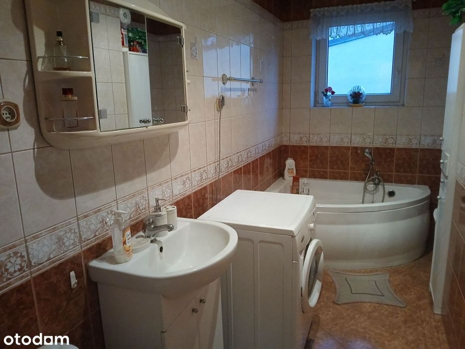 Dom 180m2 + budynek gospodarczy, działka 1040m2, ul. Obrónców Zambrowa