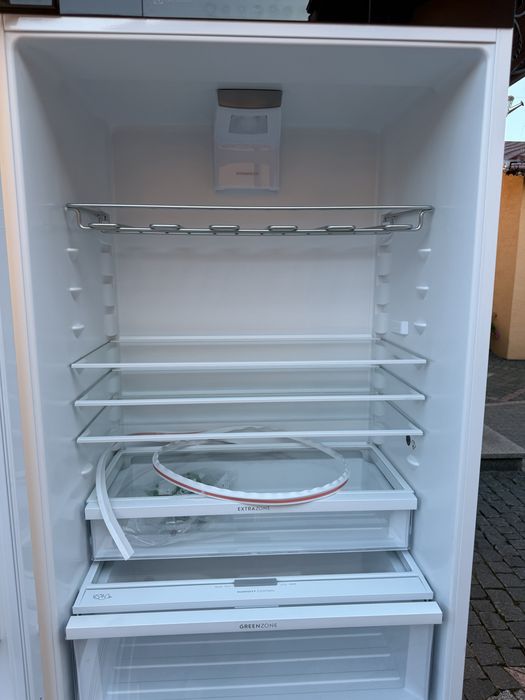 Холодильник Electrolux ECB7TE70S