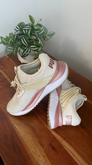 Жіночі кросівки PUMA як нові