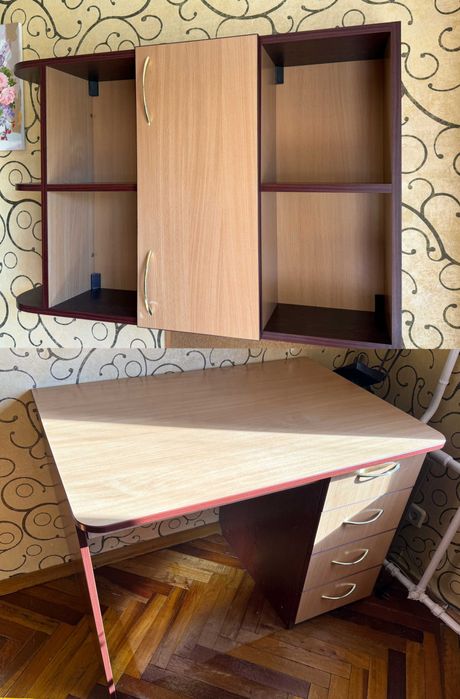 Письмовий стіл, поличка тумба для книг, підставка для компʼютера.