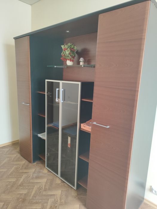 Офісні меблі стіл