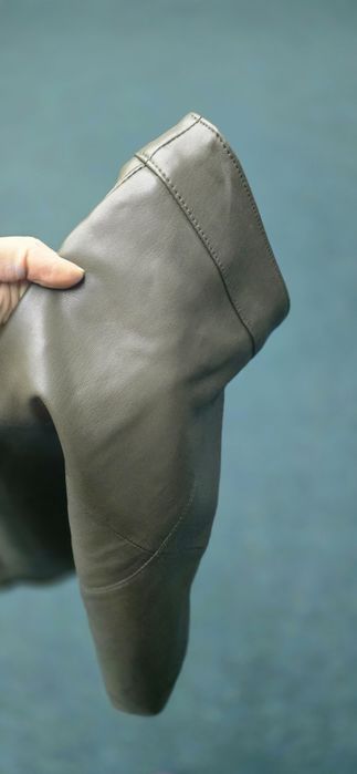 Шкіряна класична спідниця