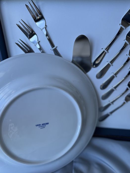 Prato Vista Alegre e talheres de sobremesa