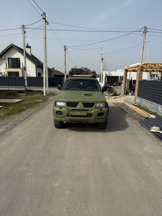 Mitsubishi pajero 2005