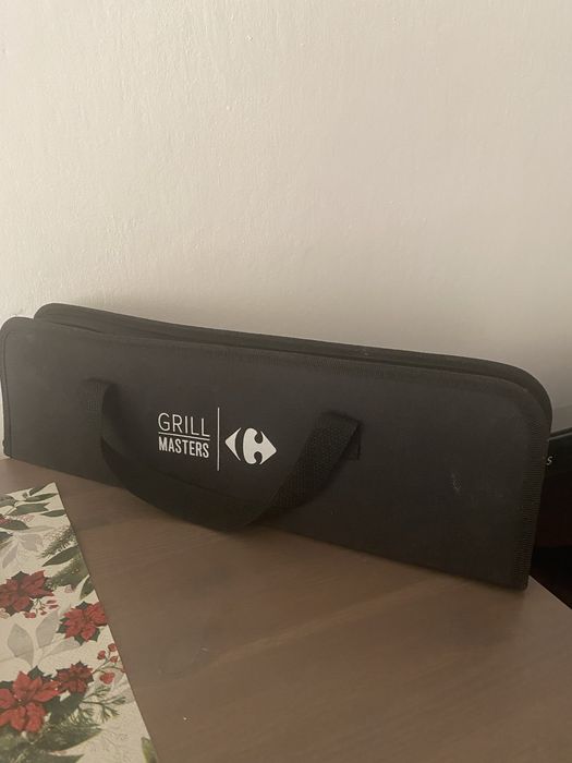Zestaw akcesoriów do grilla BBQ w etui – stal nierdzewna
