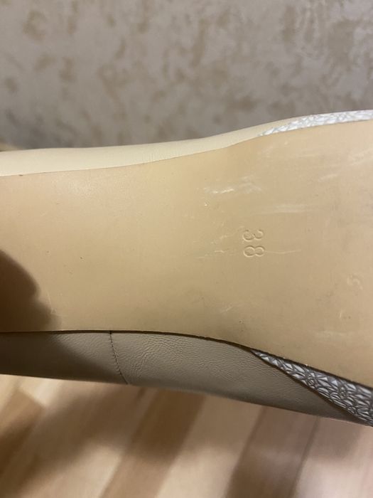 Туфлі жіночі на каблуку