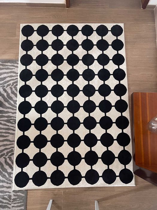 Tapete IKEA - pelo curto, branco/preto bolas, 133x195 cm