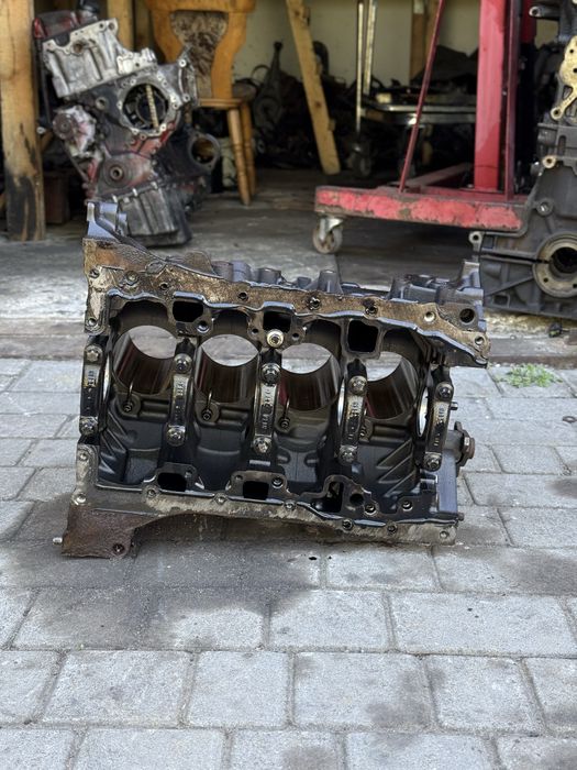 Голий блок двигуна Renault Trafic,Opel Vivaro,Nissan X-Trail 2.2 DCI