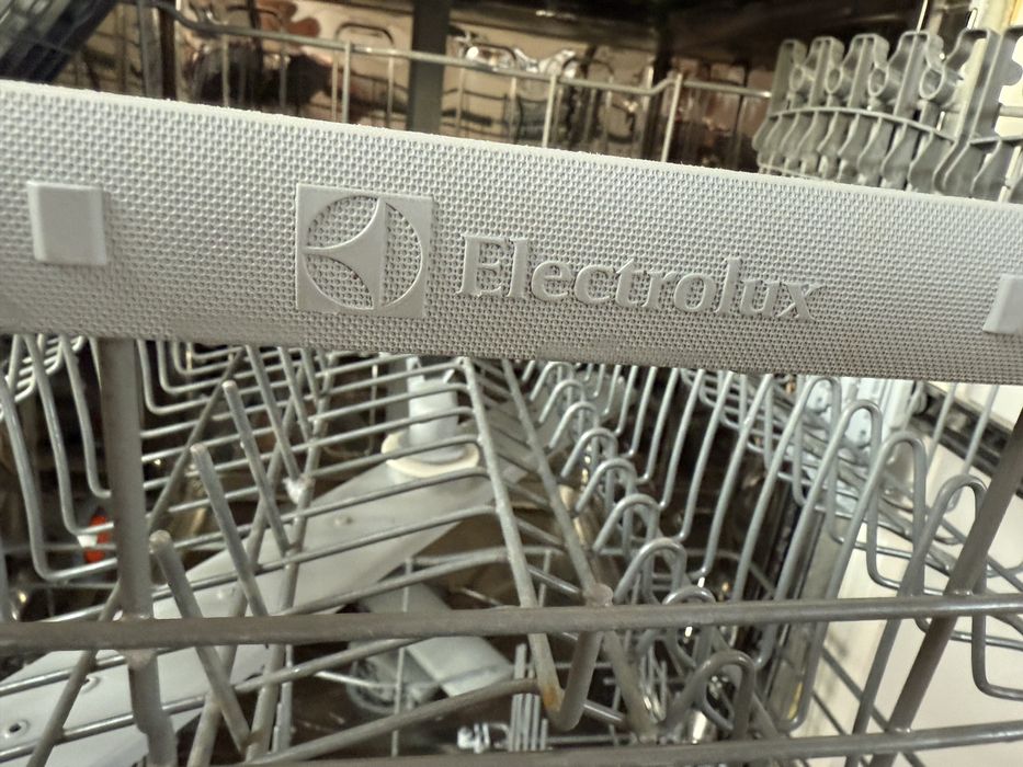 Zmywarka do zabudowy 60 Elektrolux ESL6551RO