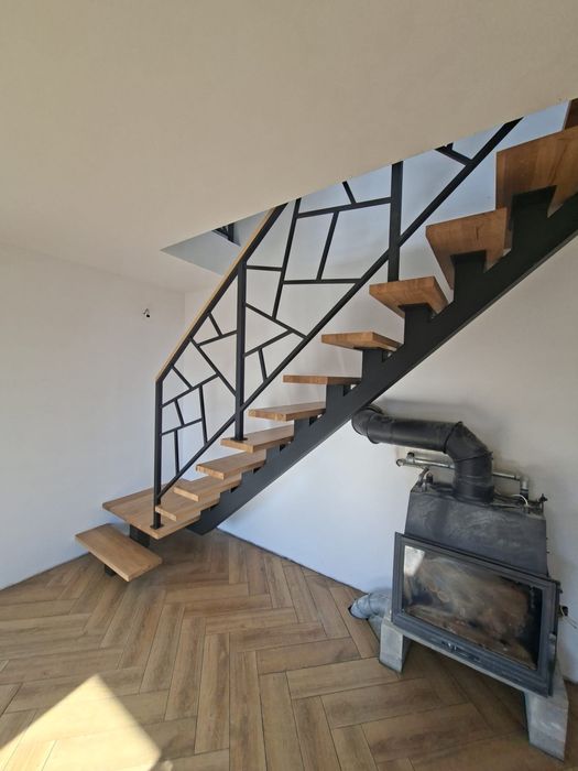Schody, schody metalowe, samonośne, stelaż