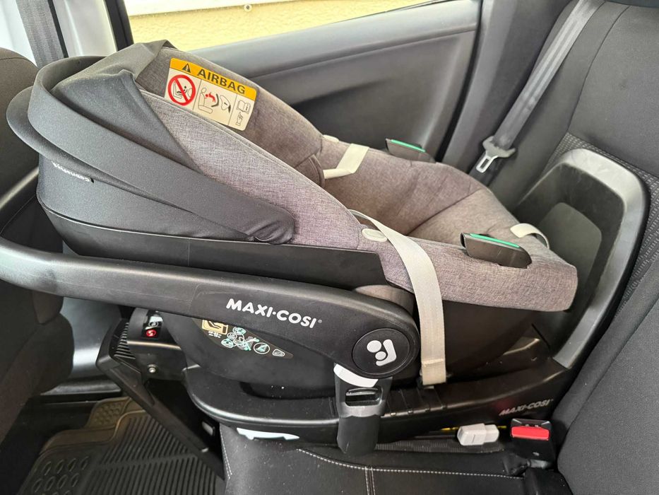 Carrinho com ovo e base isofix Maxi Cosi Zelia