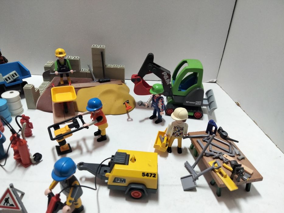 Playmobil ekipy budowlane w akcji