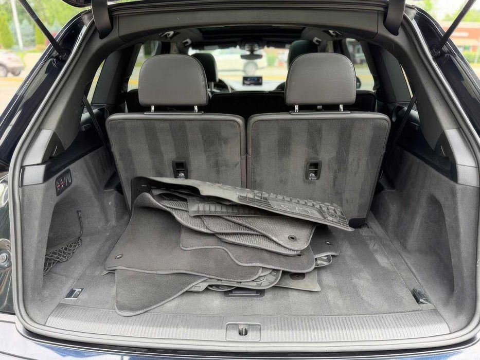 Audi Q7      2017