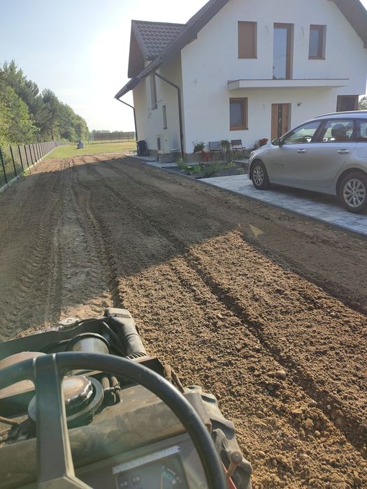 Zakładanie trawników glebogryzarka separacyjna systemy nawadniające