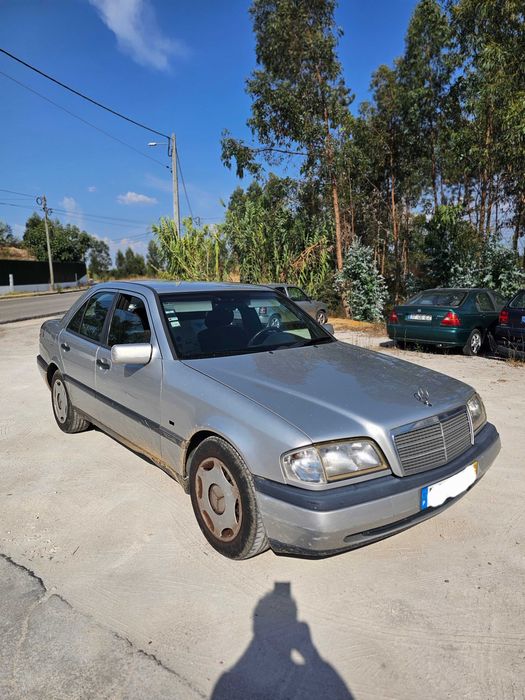 Mercedes C220 de 1996 - inspecção técnica aprovada