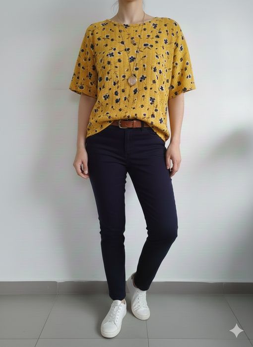 Blusa padrão floral, fluída e alegre - Lefties - Tamanho L