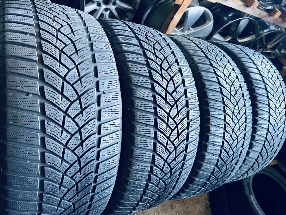 Шини Резина Зимові 235 45 18 Goodyear UltraGrip Performance 4шт