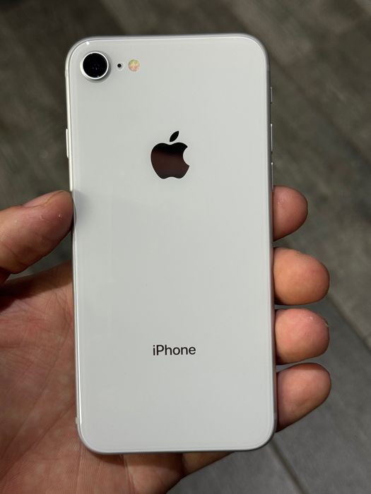 Iphone 8 64GB Neverlock (Є різні кольори)