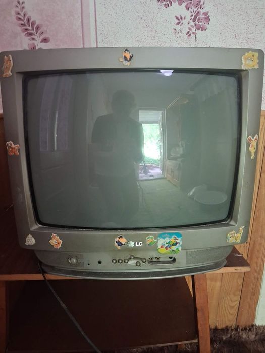 Продам телевізор ,JVC та LG