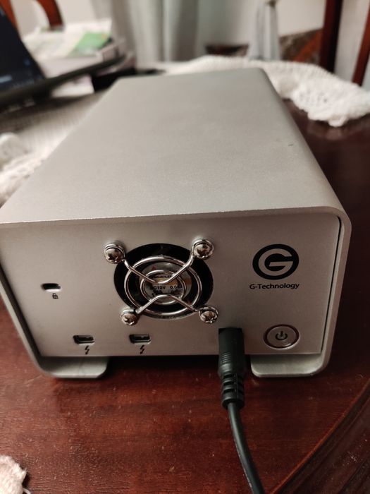 caixa HDD externo (G-Raid thunderbolt)