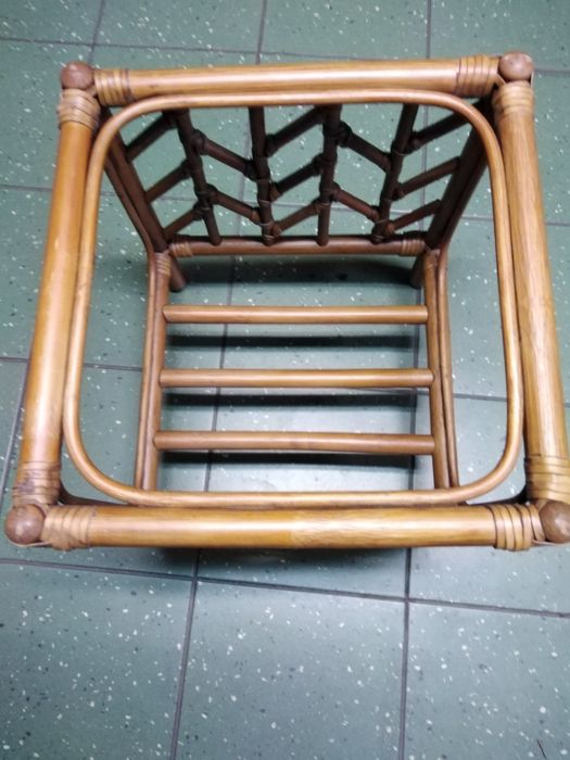 Stoliczek z rattanu kawowy mały