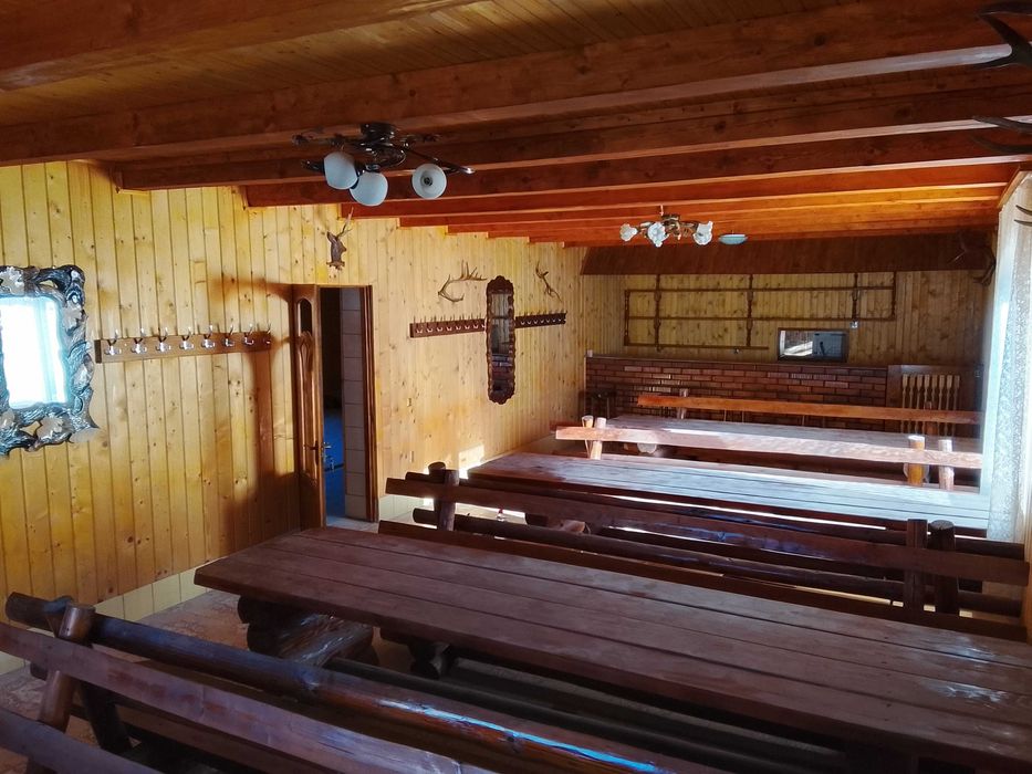 Житловий будинок з вбудованими приміщеннями комерційного призначення