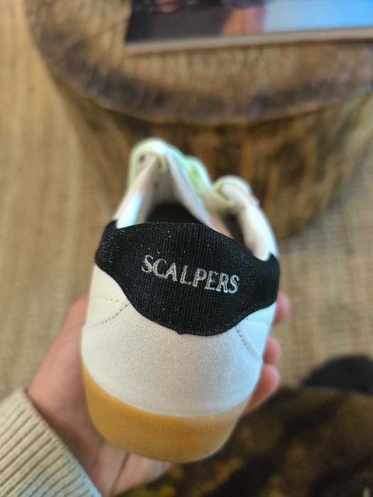 Tênis SCALPERS senhora 39