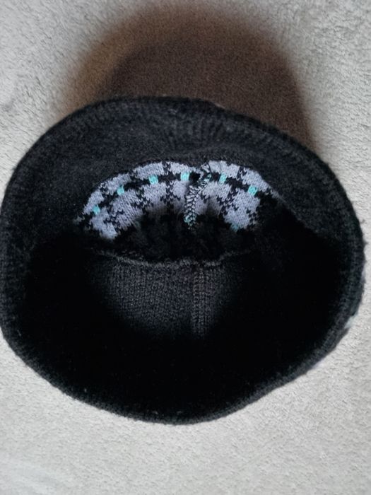 Czarna czapka, we wzory, ciepła