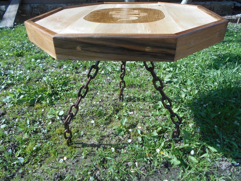 Cтолик  з натурального дерева