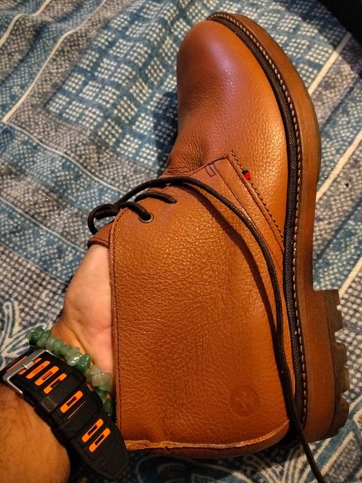 Bota em couro feita a mão tamanho 46