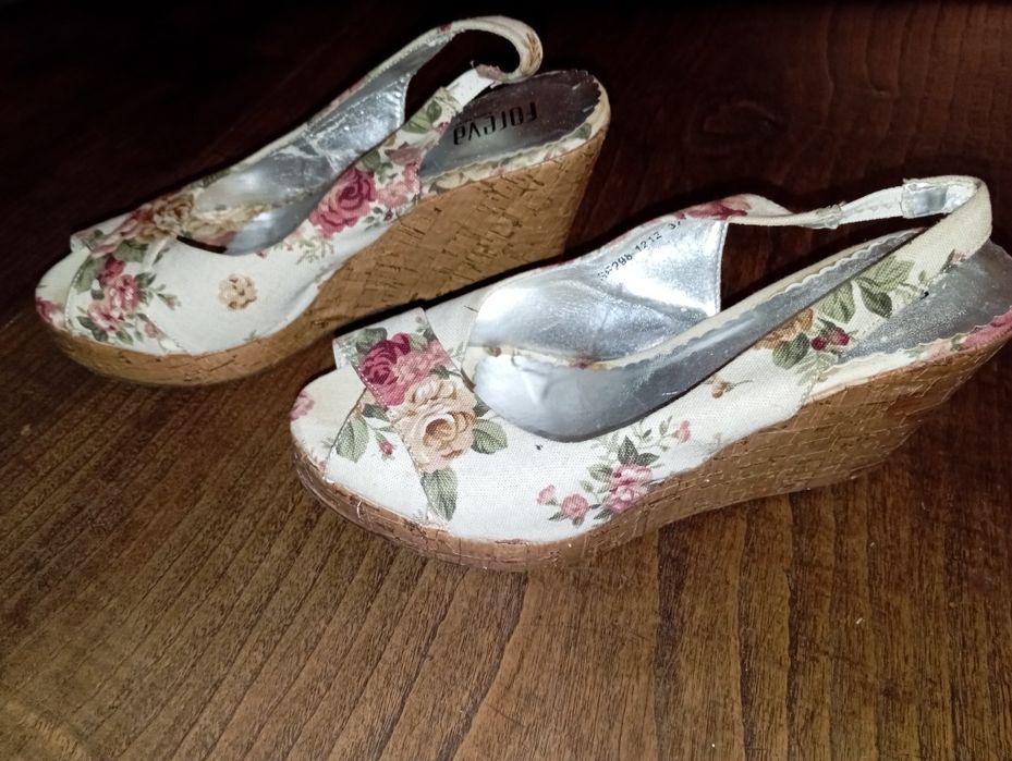 Sandálias Floridas Cunha Cortiça Vintage - Foreva