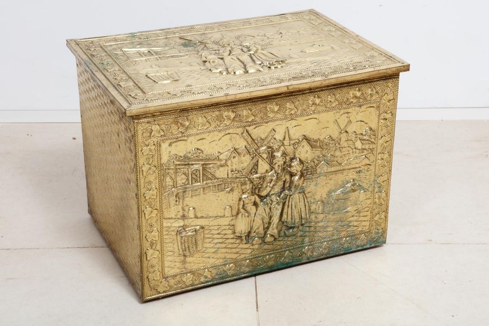 Chocalho antigo pintado à mão