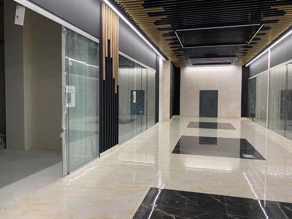 Продам приміщення у торгівельному центрі