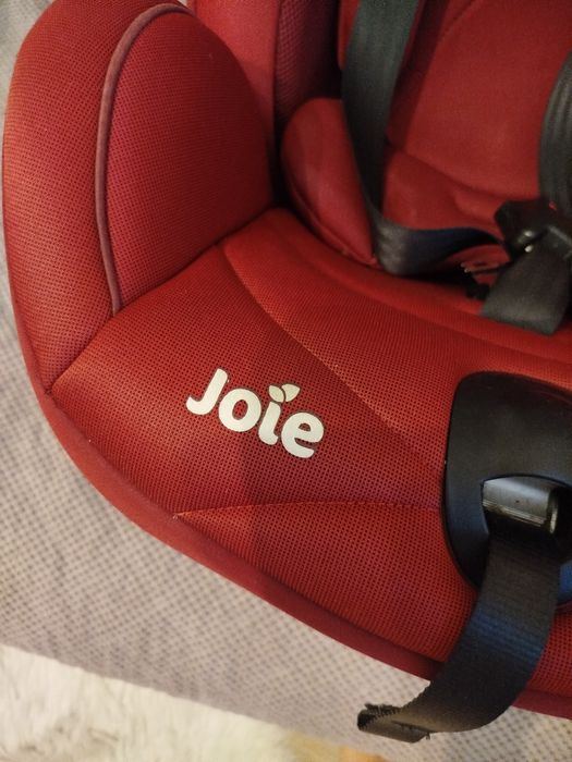 Fotelik dziecięcy samochodowy jolie