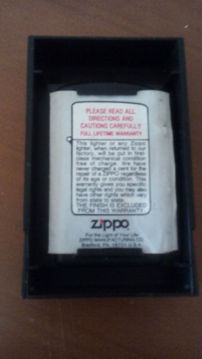 Isqueiro Zippo pequeno