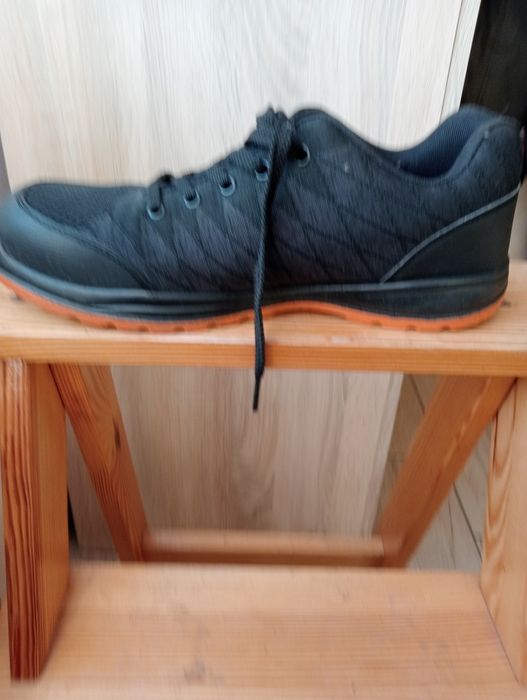 Sprzedam buty robocze.