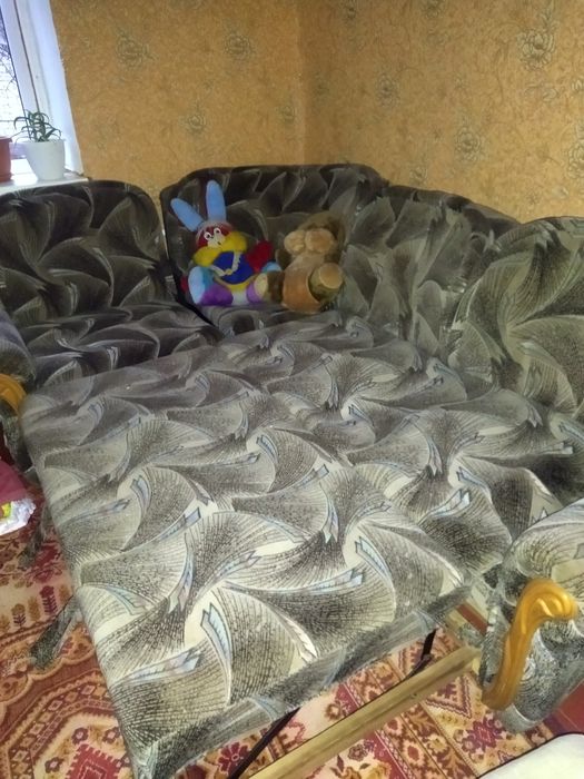 Продам диван в нормальному стані