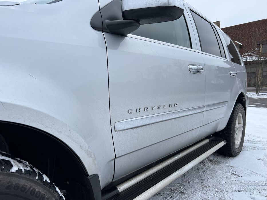 Chrysler Aspen рамный полный привод 8мест