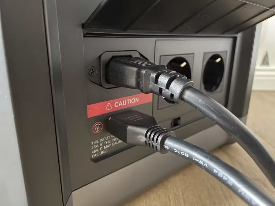Потужна зарядна станція SOLARPLAY Q2501 — 2160 Вт·год / 2400 Вт
