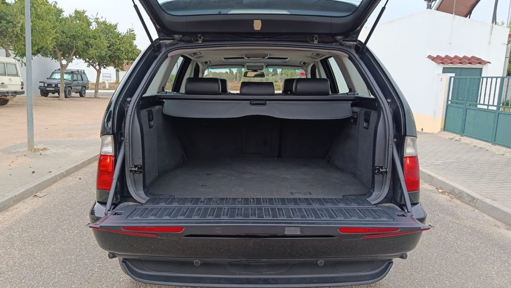 Vende-se Suv BMW x5 3.4x4  E53 218cv de caixa automática 6v