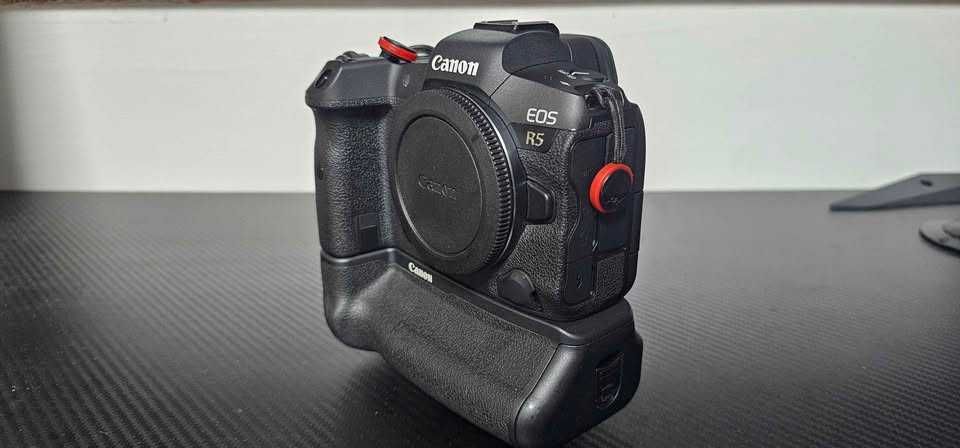 Canon EOS R5 + punho (2 baterias)
